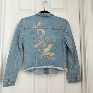 Mavi Small jean jacket with leaf embroidery with raw hem